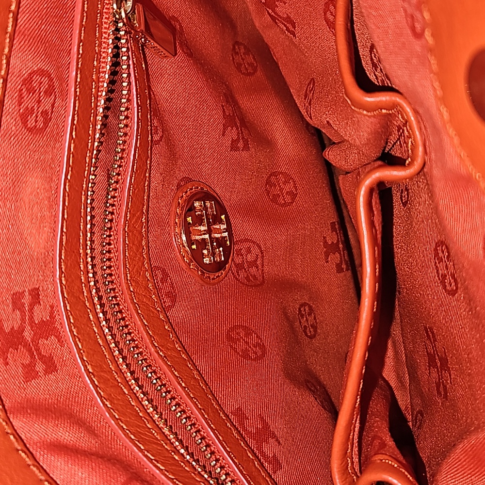 Tory Burch Holly Big Logo crossbody - Picture 5 of 10